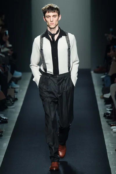 Look 9
